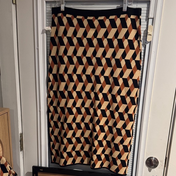 House of Harlow 2 pc sweater set - Picture 3 of 3